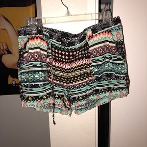 Tribal-patterned cotton shorts